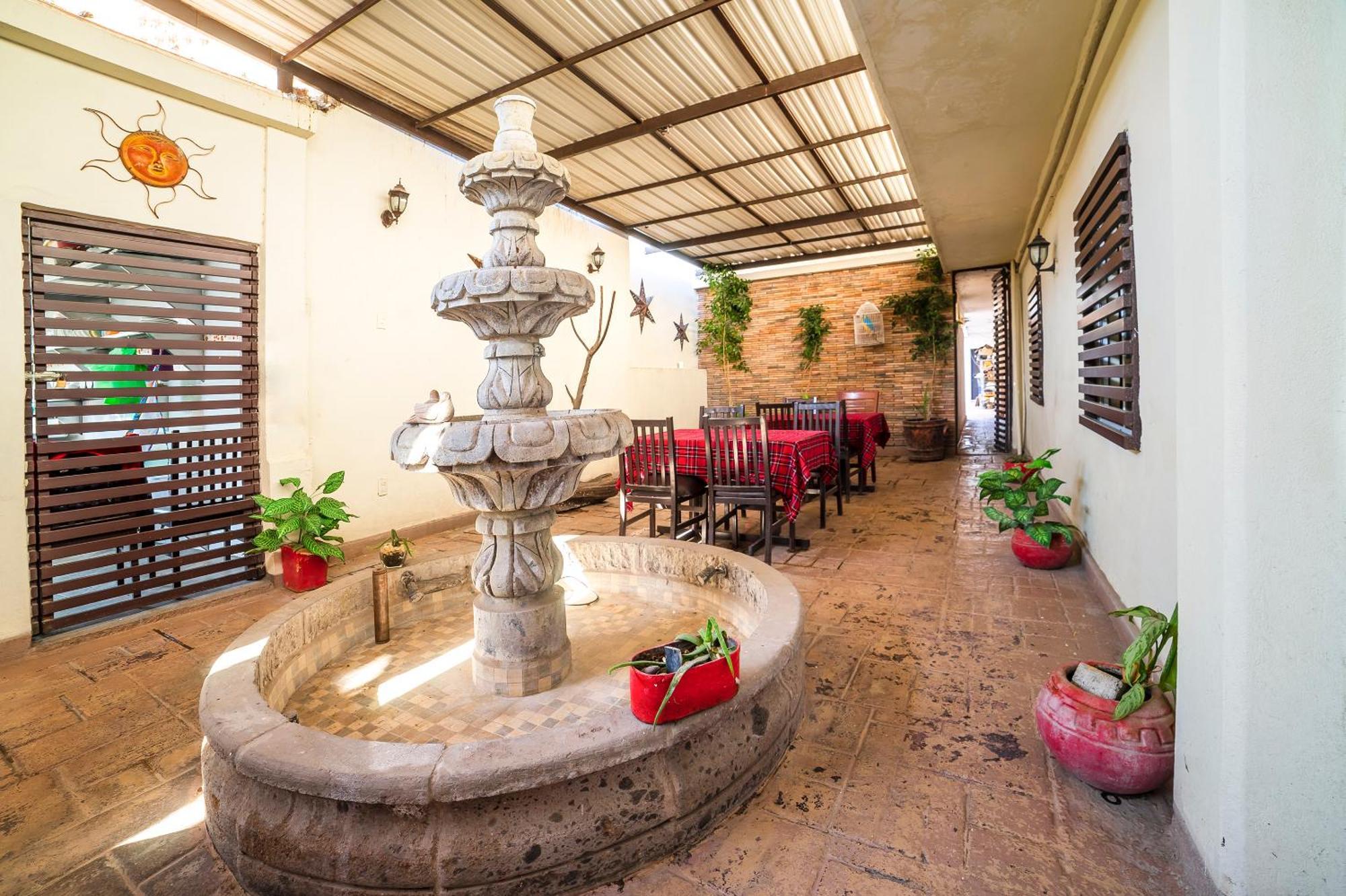 Capital O Hotel Casa Blanca Celaya  Eksteriør bilde